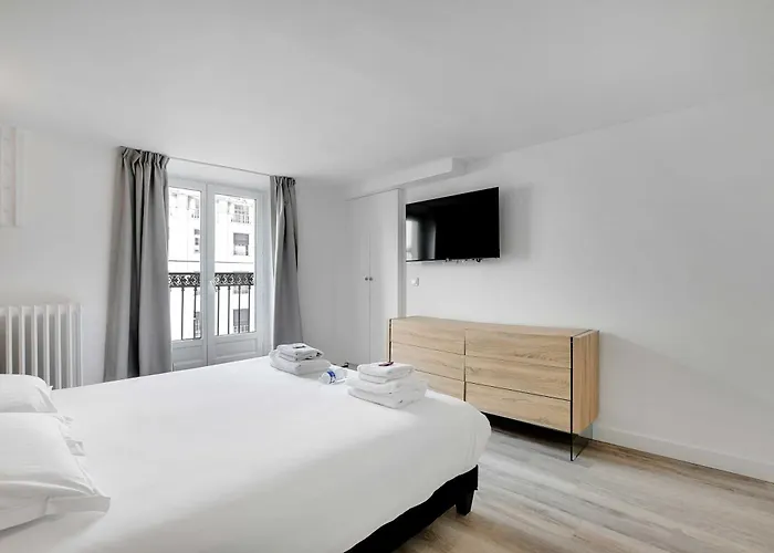 Appartement- 3br-8p- Opera Apartment