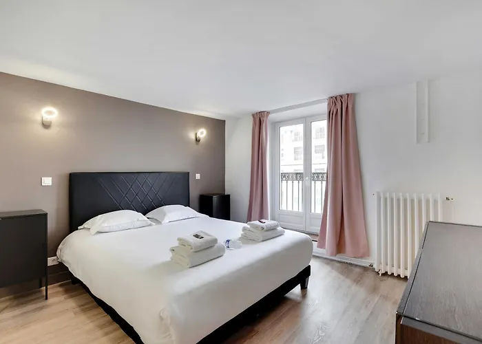 Appartement- 3br-8p- Opera Paris